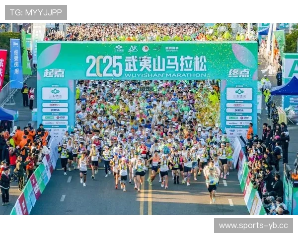 2025张家界武陵源马拉松激情开跑 千人挑战天门山美丽赛道 2025张家界武陵源马拉松激情开跑 千人挑战天门山美丽赛道