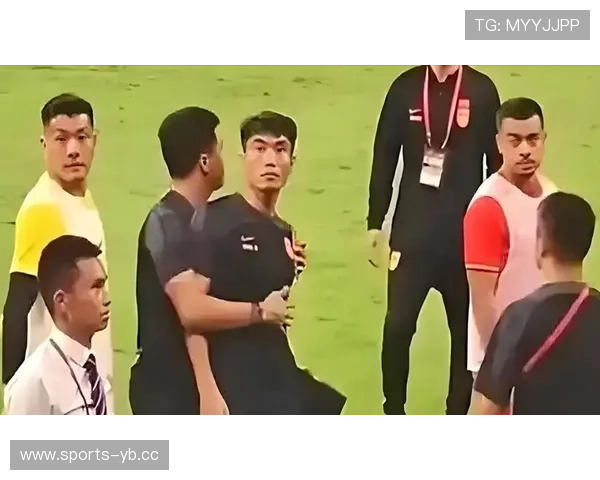 以荣誉之战国足今晚踩场训练伊万苦思冥想携郑智商讨战术全力备战 以荣誉之战国足今晚踩场训练伊万苦思冥想携郑智商讨战术全力备战