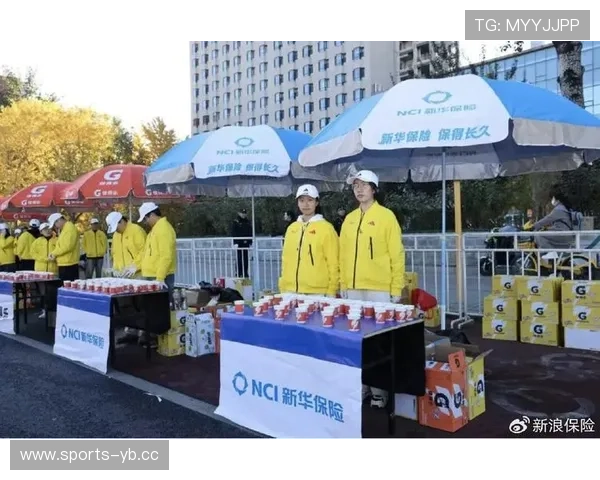 迁马赛道旁能量补给站全力支持 跑者赛道上的加油站